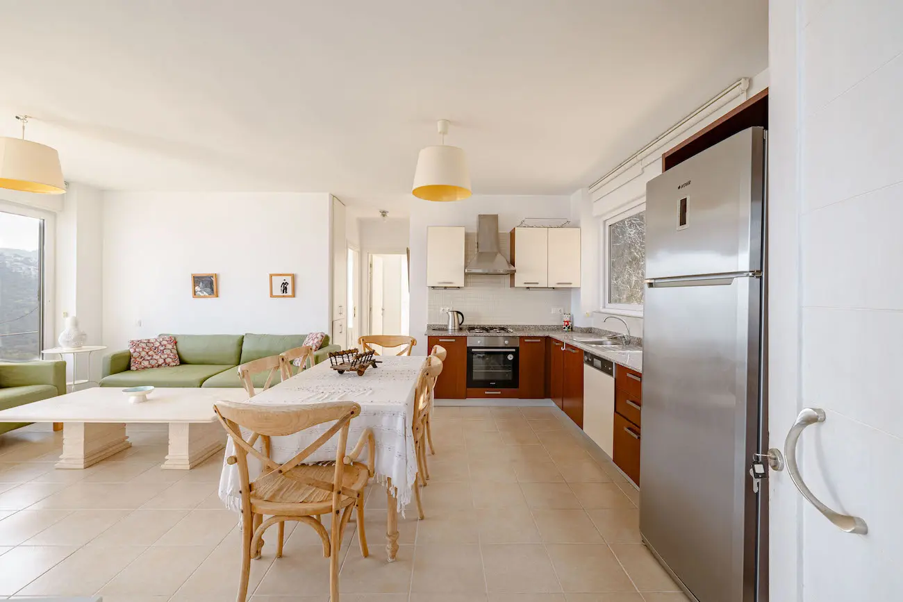 Fitted kitchen